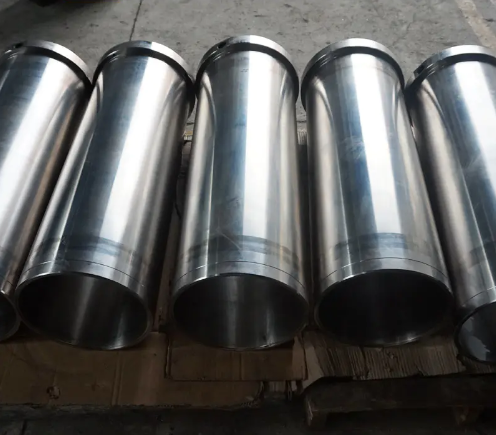 Vật liệu đúc chống mài mòn chủ yếu được làm bằng vật liệu kim loại nào?